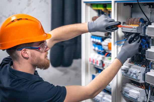 Best Local Electrician Companies  in Edwards, MS